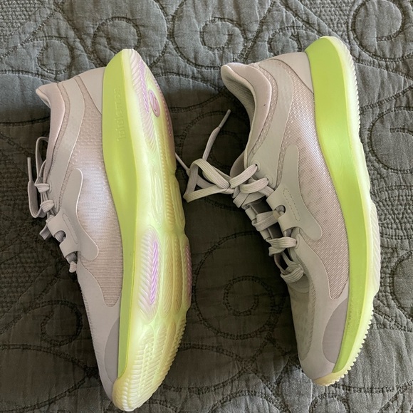 Lululemon Strongfeet Training Shoe - Picture 4 of 6